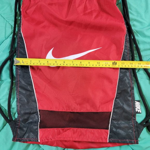 Nike Draw String Backpack Adults Red Black Travel Gym Casual Lightweight - Picture 6 of 9